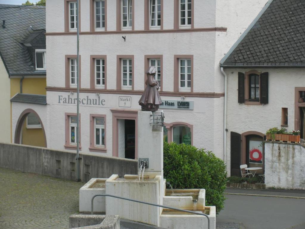 Um Die Ecke Apartman Manderscheid Kültér fotó