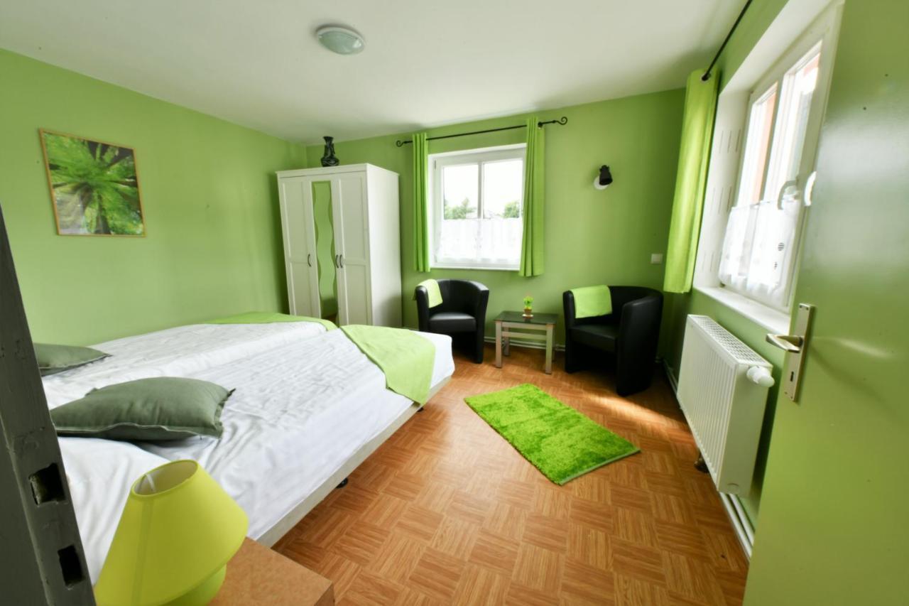 Um Die Ecke Apartman Manderscheid Kültér fotó