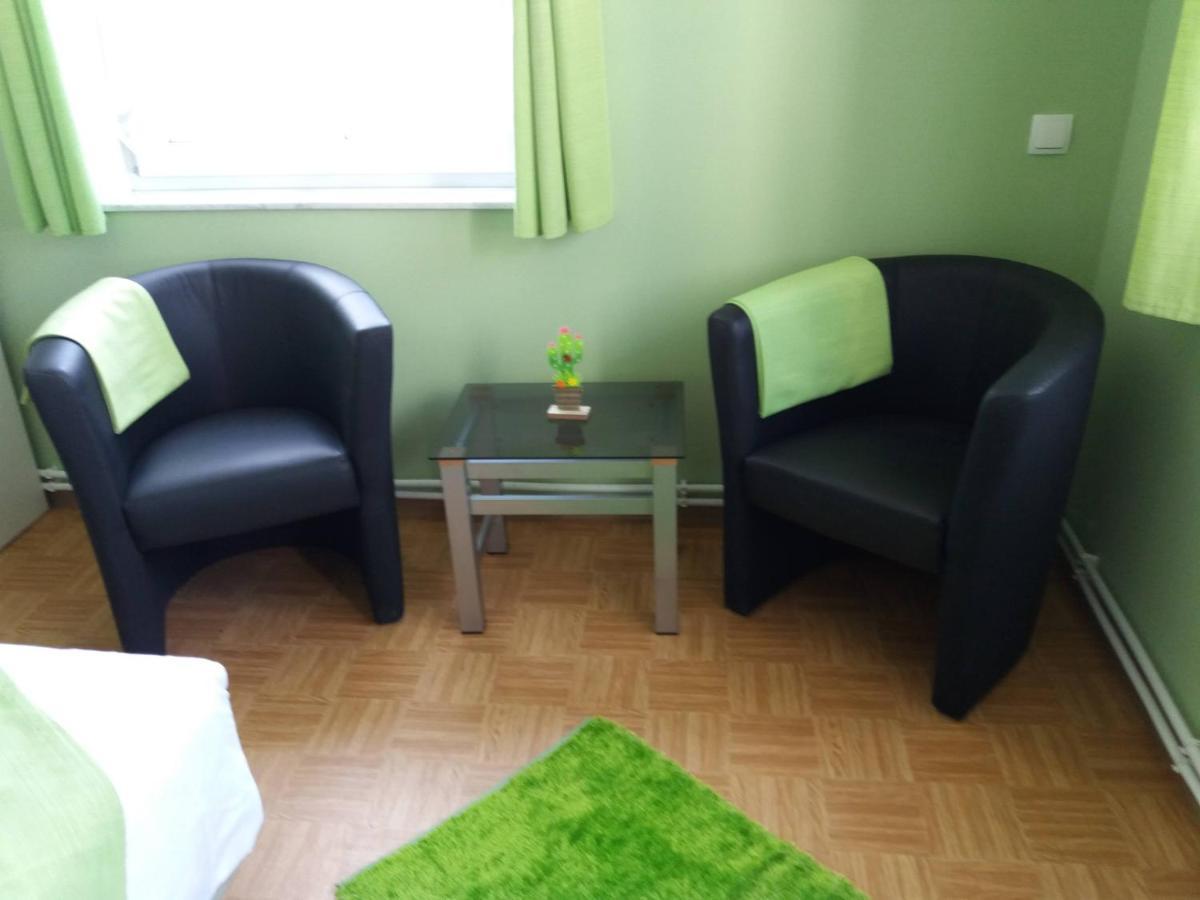 Um Die Ecke Apartman Manderscheid Kültér fotó