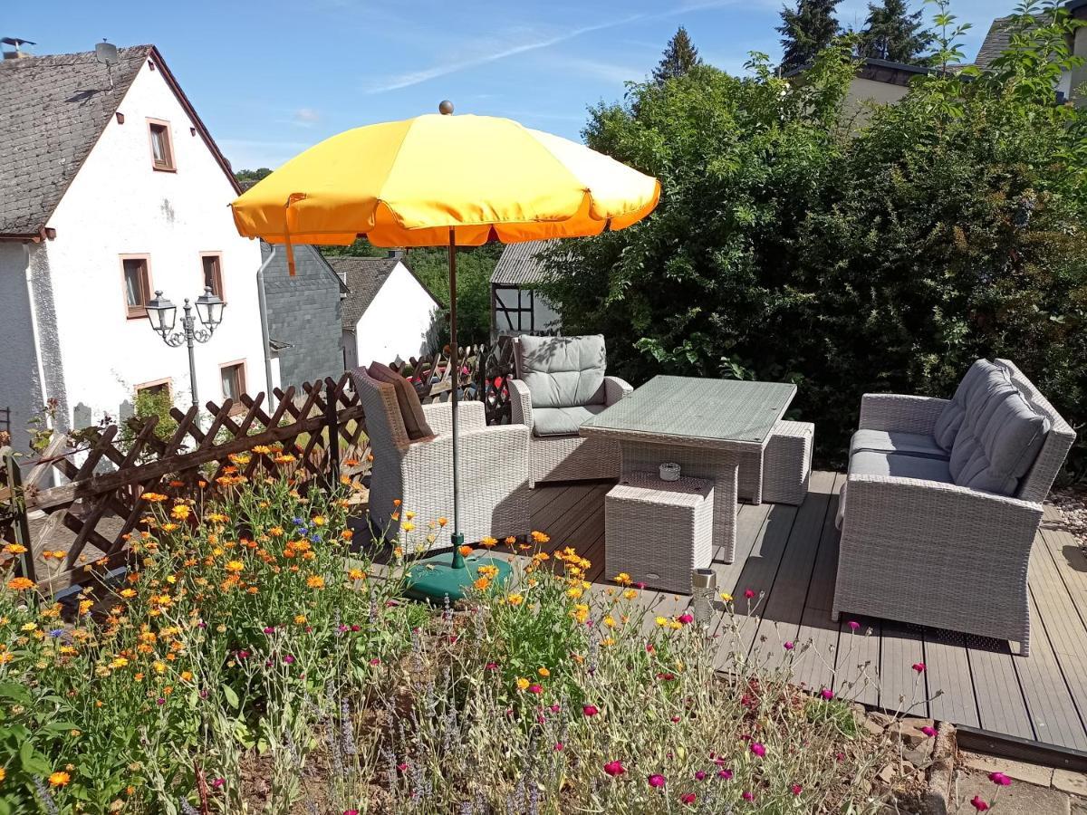Um Die Ecke Apartman Manderscheid Kültér fotó